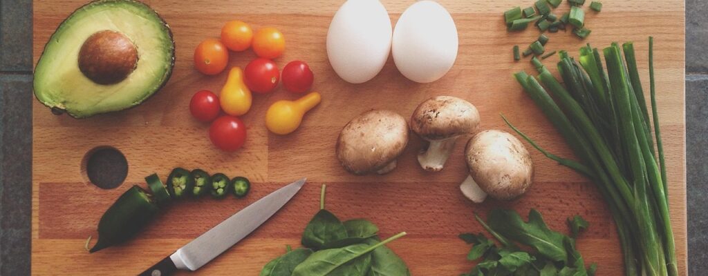 avocado, chopping board, ingredients, produce, groceries, fresh produce, food preparation, vegetables, cut, chop, kitchen, cooking, eggs, food, frying pan, healthy, knife, mushrooms, kitchen, cooking, cooking, cooking, cooking, cooking